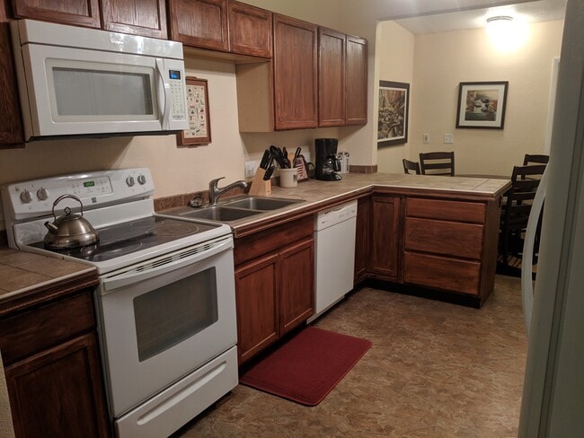 Kitchen - 320 S Institute St