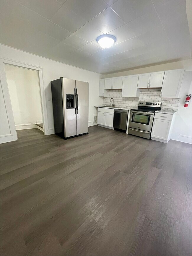 Photo - 106 S Hamilton St