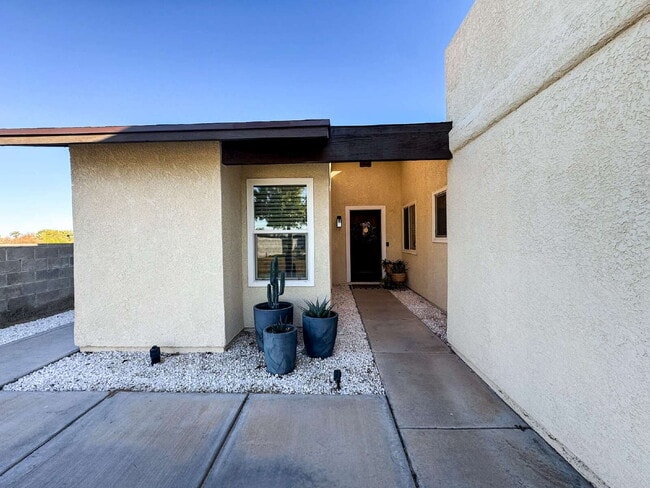 Photo - "Newly Renovated 3-Bed, 2-Bath Condo in Yuma!"