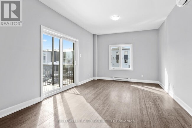 Photo - 975 N Russell Rd Unité 308