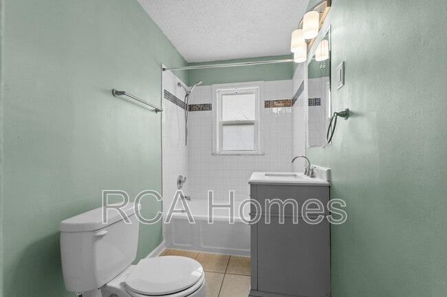 Photo - 3202 Ruckle St