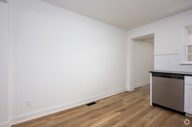 3BR, 2BA - 1,023SF - Dining Room