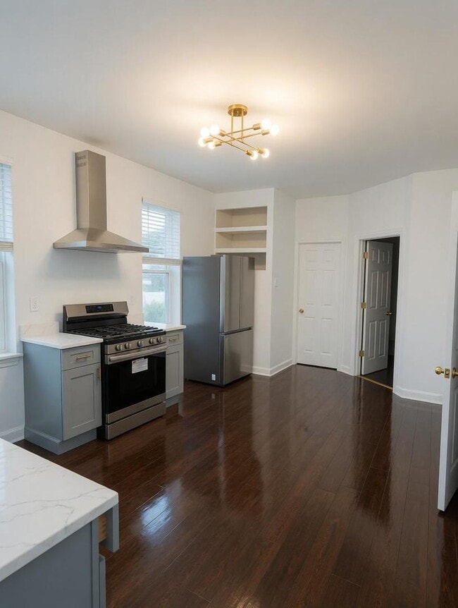 Photo - 1439 W 16th St