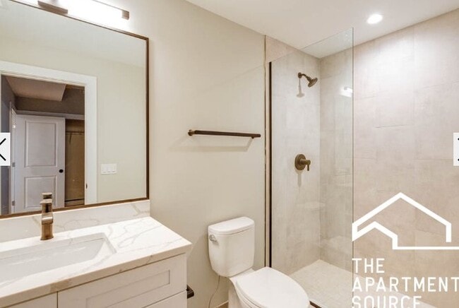 Photo - 4407 N Seeley Ave Unidad 5