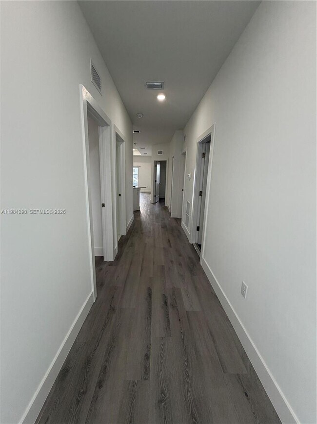 Photo - 723 Ivan Ave S Unidad 723