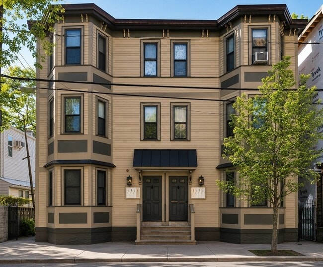 Building Photo - 62 Hurley St Unit 3