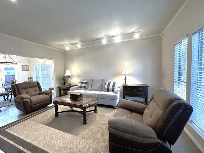 Building Photo - 11711 Memorial Dr Unit 509