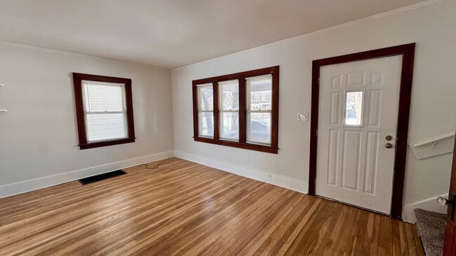 Photo - 1716 Linden Ave SE