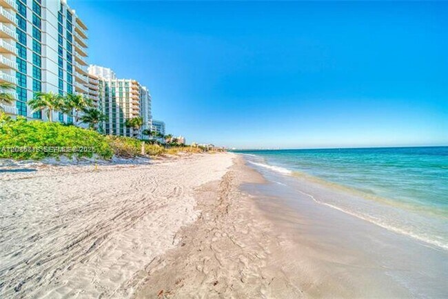 Photo - 1121 Crandon Blvd Unit 1121 Crandon Blvd # F304