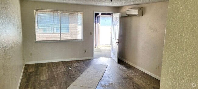 Building Photo - 1526 W Main St Unit 1526 Main #G Rental
