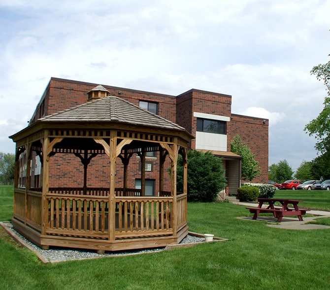 Maple Ridge Apartments For Rent in Lower Burrell, PA