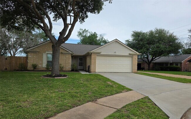 Photo - East Heatherock Circle, Sugar Land, TX 77479 - 3 BR 2 BA single-family home