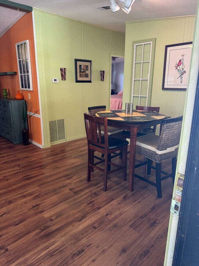 Photo - 638 N Edgewater Dr