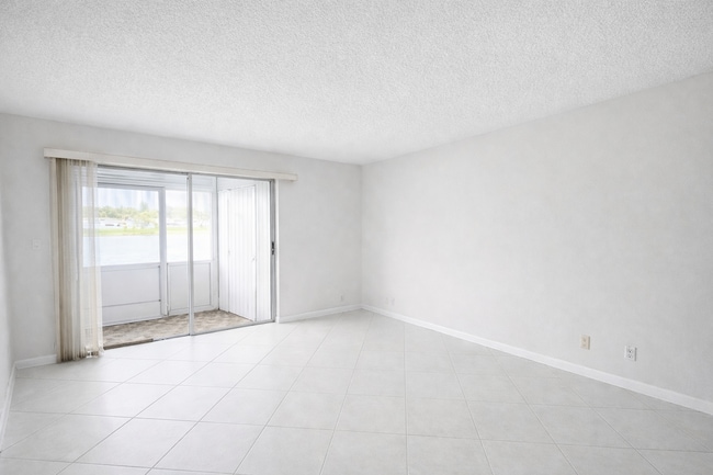 Photo - 222 Somerset L Unit L