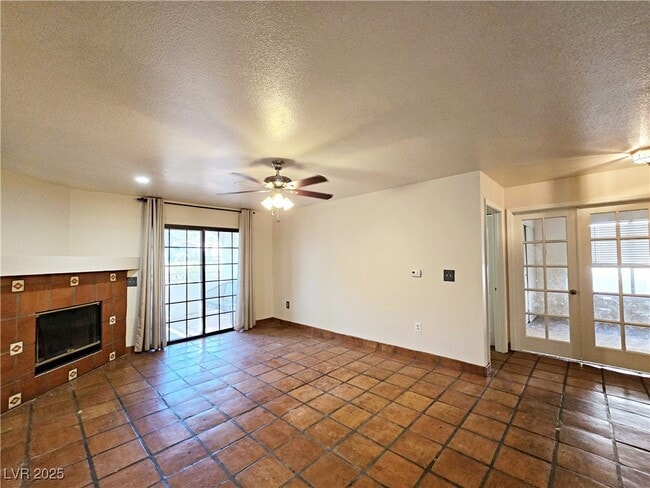 Building Photo - 8452 Boseck Dr Unit 106