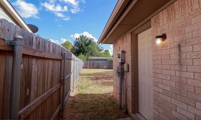 Photo - 2204 Lafayette Dr