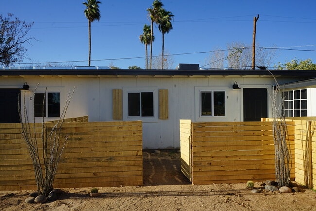 2 bedroom townhome newly renovated ready f... - 2 bedroom townhome newly renovated ready f...