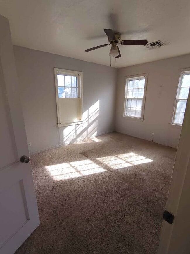 Photo - 207 E Chestnut Ave