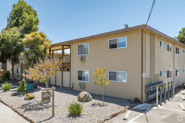 Building Photo - 1221 Vallejo Avenue Apartments