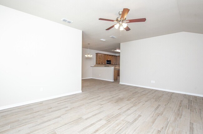 2551 Leroy Ln