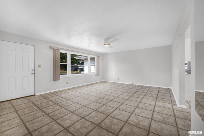 3422 N Rockwood Rd
