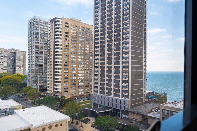 Photo - 6118 N Sheridan Rd Unit 1003