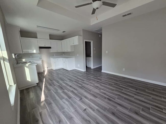 Photo - 508 W Tyler Ave