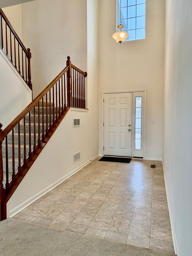 Photo - 544 Silverton Dr