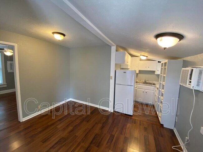 Photo - 304 E Hanna Ave Unit 304 B