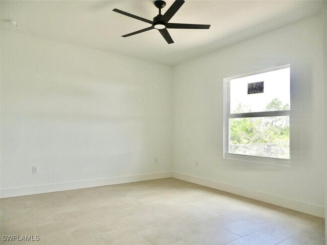 Photo - 918 Eisenhower Blvd