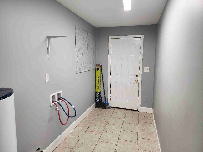 Photo - 5537 17th St E