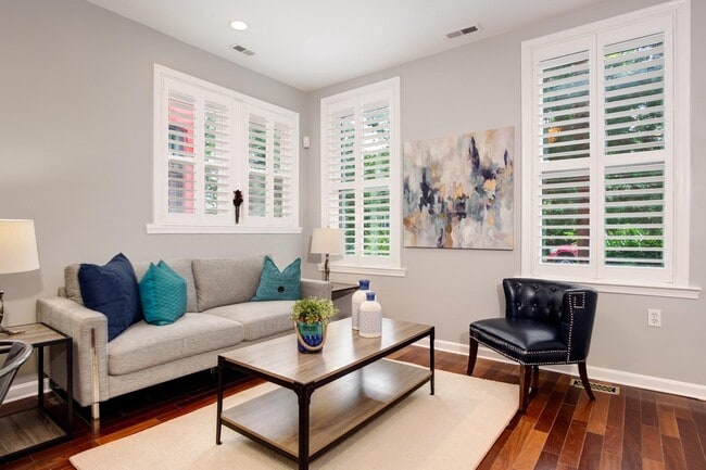 Photo - 1907 11th St NW