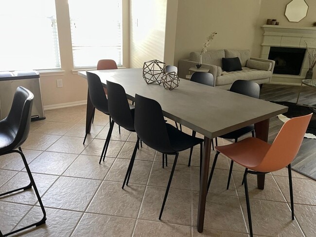 Photo - 31 W Spindle Tree Cir