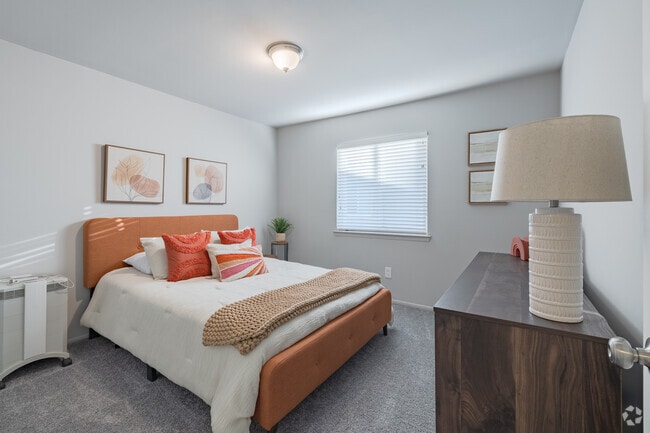 2 habitaciones, 1 baño - 900 pies cuadrados - Segundo dormitorio - Crescent Manor