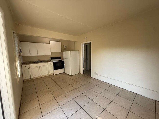 Photo - Nice 1-1 duplex