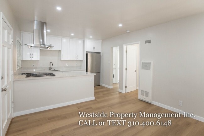 Building Photo - 3028 Colorado Ave Unit B Rental