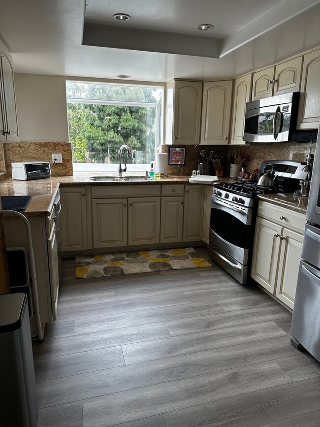 Photo - 6803 Urubu St