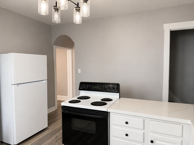 Photo - Modern 2 bedroom End-of-Row Townhome in Rothsville - w/ Garage & In Unit Laundry!