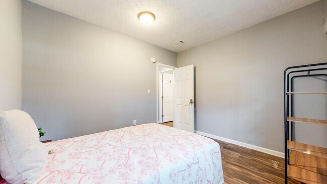 Photo - 383 Wesley Park Dr