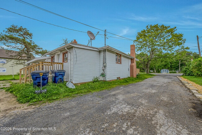 664 Laurel Dr