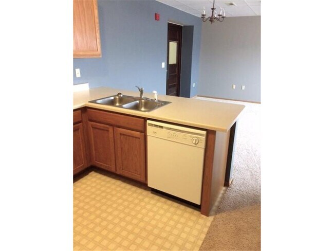 Photo - 109 E Luverne St Unit 325