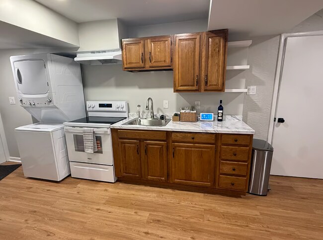 Photo - 1781 Sycamore St NW Unidad English Basement