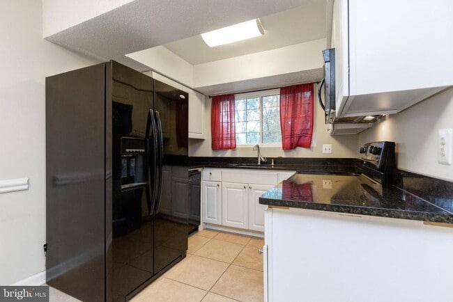 Photo - 9260 Niki Pl Unidad 301