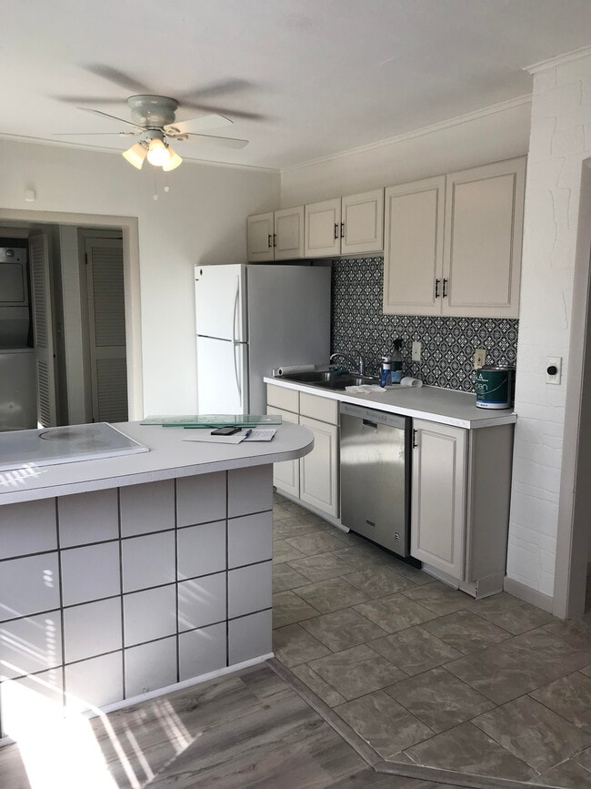 Building Photo - 45 Tiogue Ave Unit #2