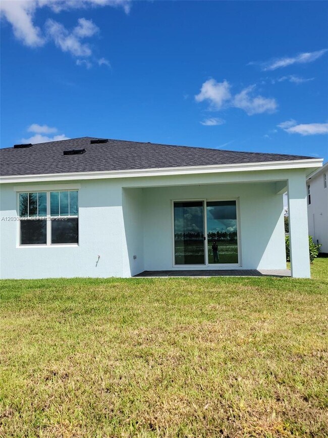 Photo - 1689 Whistlegrass Ln