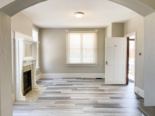 Photo - 432 E Whittier St