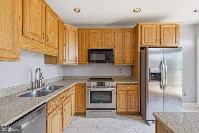 Photo - 6323 Barcroft Mews Dr