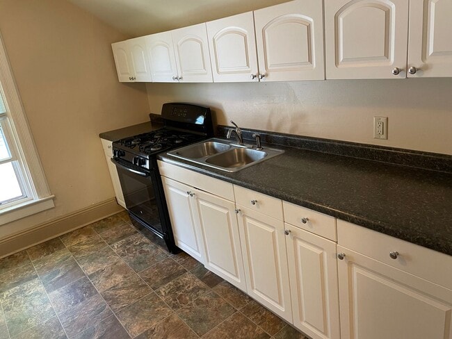 Photo - 650 Franklin St Unit Franklin, 650A