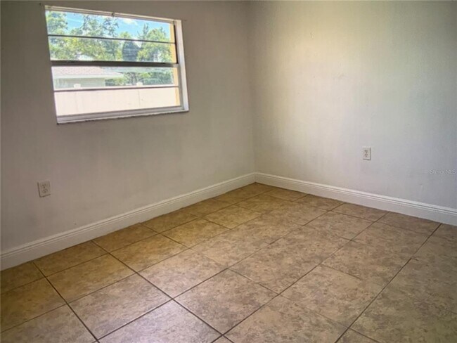 Photo - 1205 Ave L