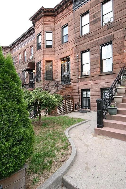 Building Photo - 814 Jefferson Ave Unit 2F Rental